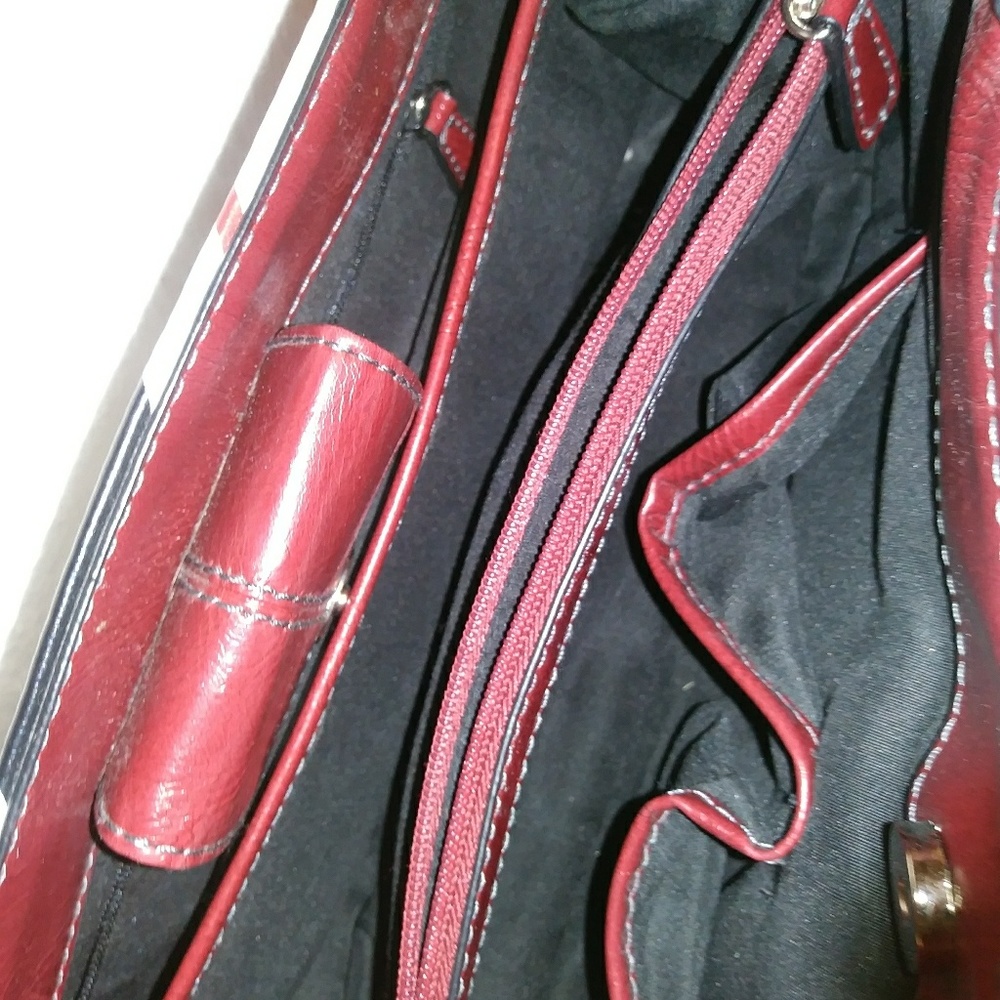 Really Nice Midsize Pocketbook - image 7